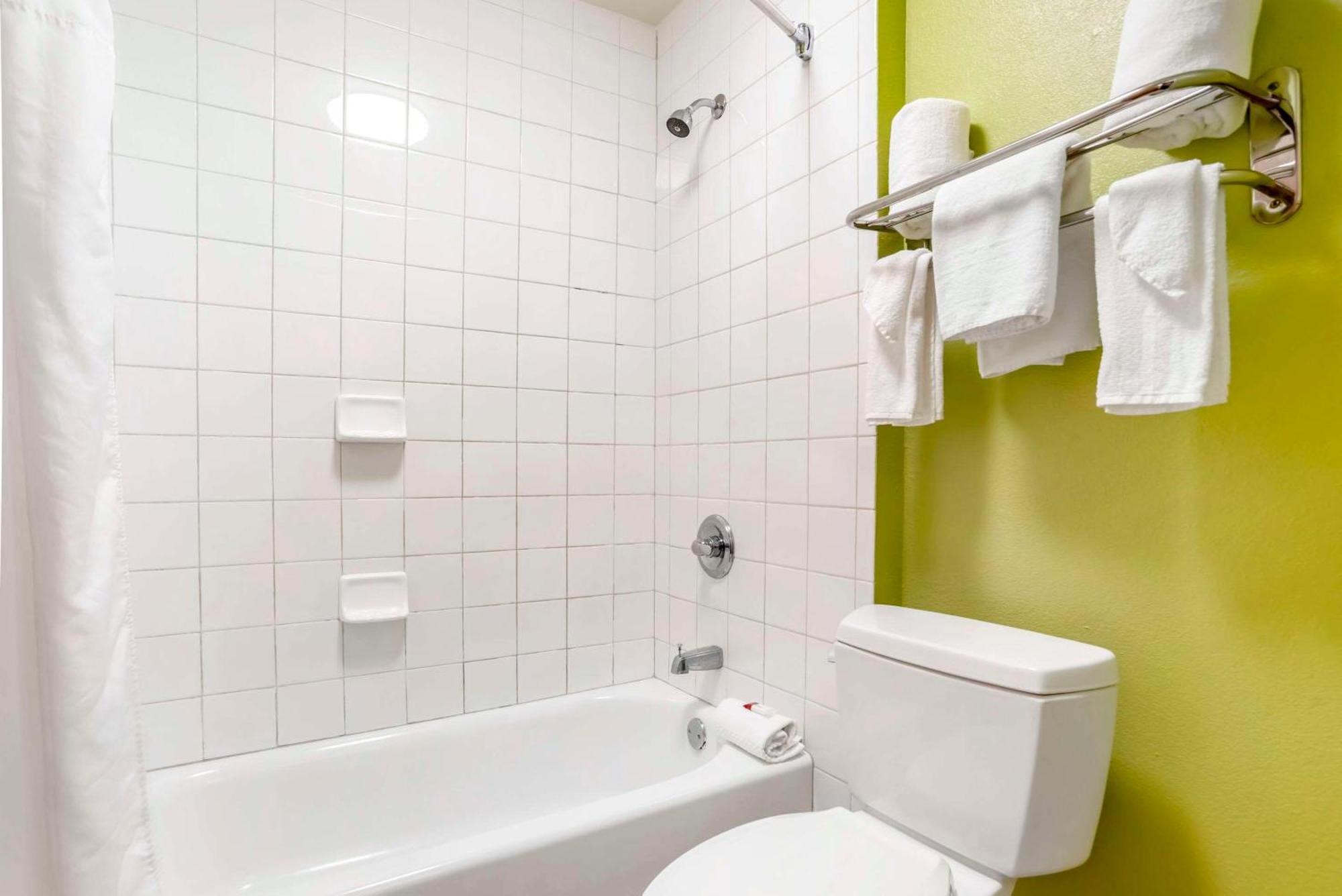 Econo Lodge Moss Point - Pascagoula Экстерьер фото